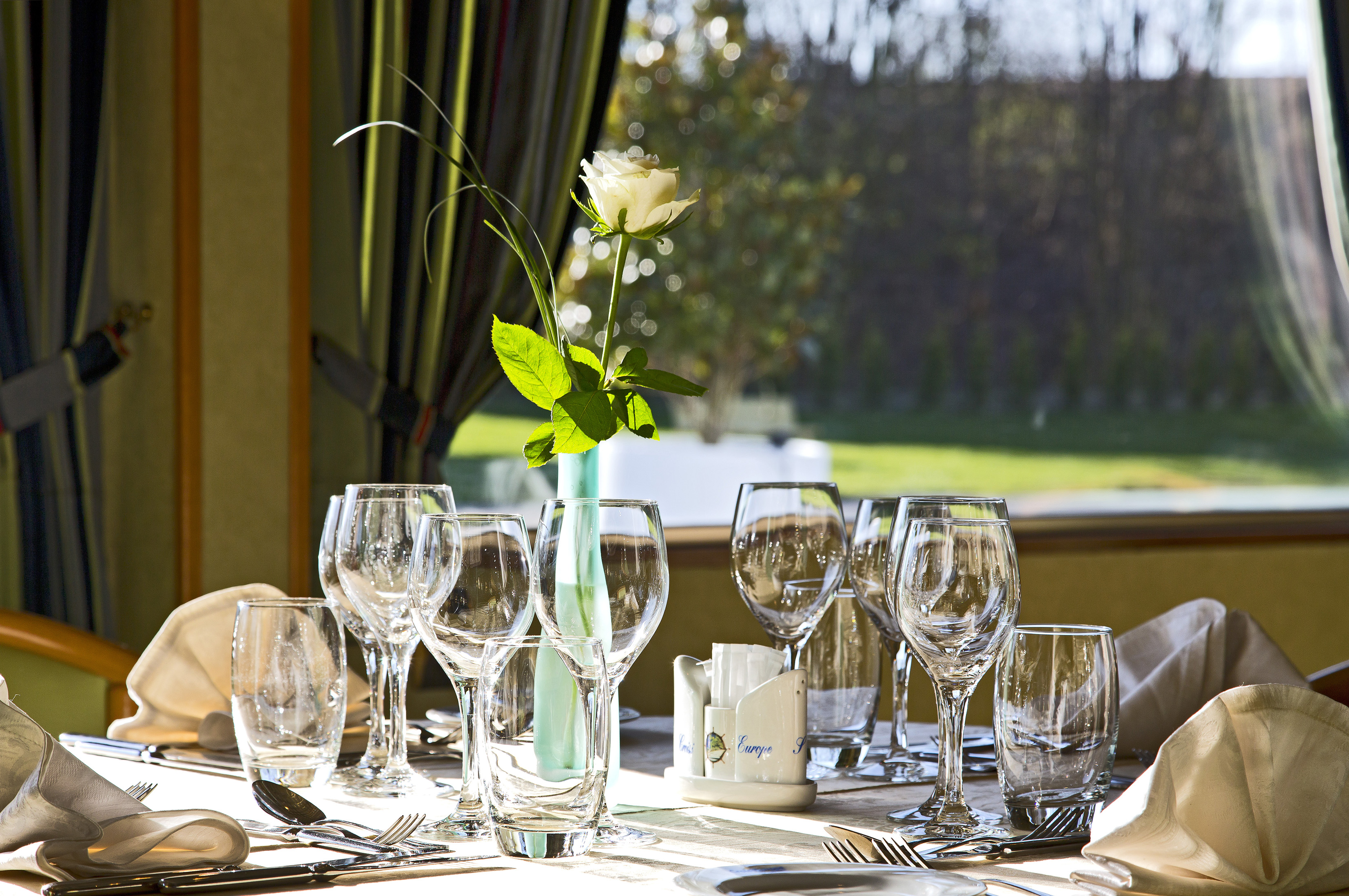 CroisiEurope MS Modigliani Restaurant 2.jpg